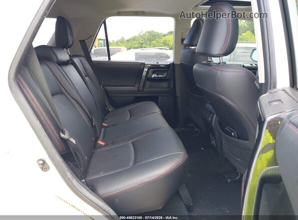 JTERU5JR7M5851710 2021 TOYOTA 4RUNNER White Widok naklejki z numerem VIN