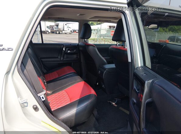 JTERU5JR8P6205168 2023 TOYOTA 4RUNNER Gray VIN კოდის სტიკერის ხედი