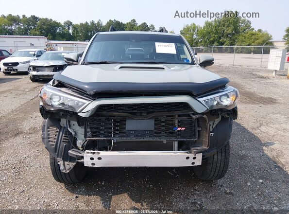 JTERU5JR8P6205168 2023 TOYOTA 4RUNNER Gray ხელსაწყოთა პანელის ხედი