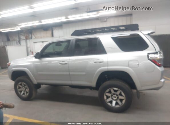 JTERU5JR8R6257094 2024 TOYOTA 4RUNNER Gray სალონის 360-გრადუსიანი ხედი