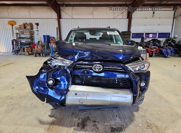 JTERU5JR8R6263512 2024 TOYOTA 4RUNNER Blue Widok z przodu