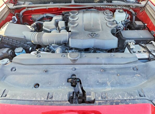 JTERU5JR8R6274347 2024 TOYOTA 4RUNNER Red Вид підкапотного простору