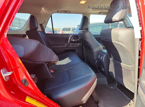 JTERU5JR8R6274347 2024 TOYOTA 4RUNNER Red Вид задньої частини салону