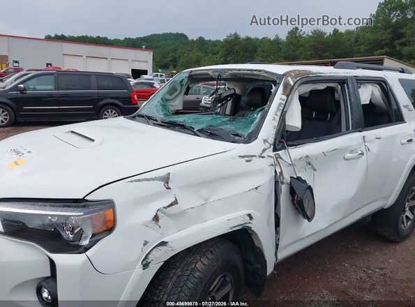 JTERU5JR8R6302955 2024 TOYOTA 4RUNNER White წინა ხედი