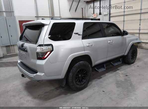 JTERU5JR9P6101367 2023 TOYOTA 4RUNNER Silver Tył prawy