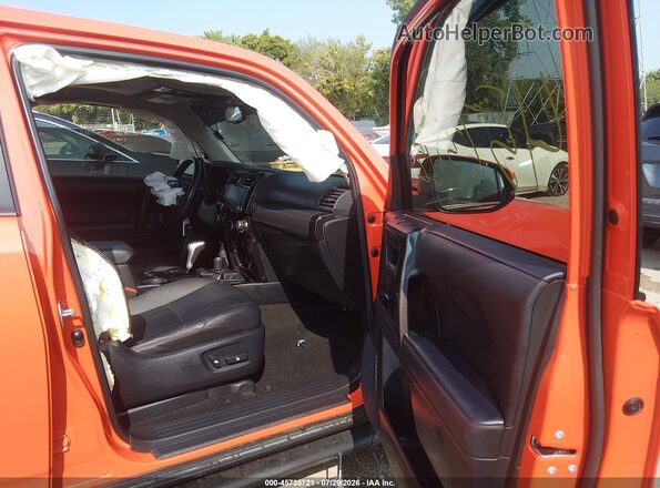 JTERU5JR9R6253538 2024 TOYOTA 4RUNNER Orange Вид салону спереду