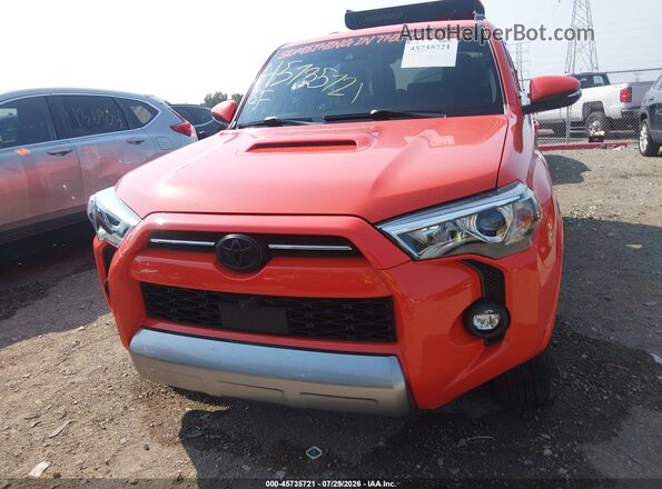 JTERU5JR9R6253538 2024 TOYOTA 4RUNNER Orange Вид спереду