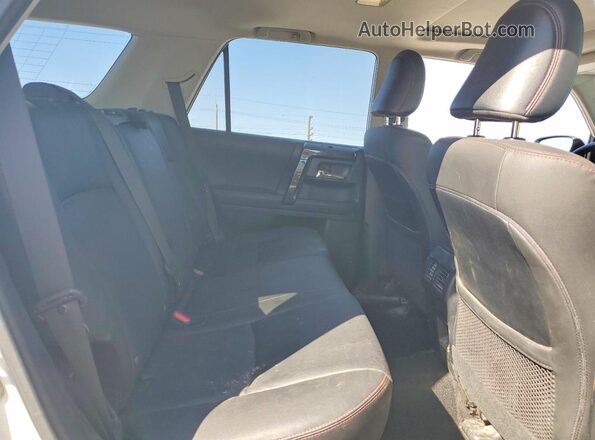 JTERU5JRXM5896754 2021 TOYOTA 4RUNNER White უკანა სალონის ხედი