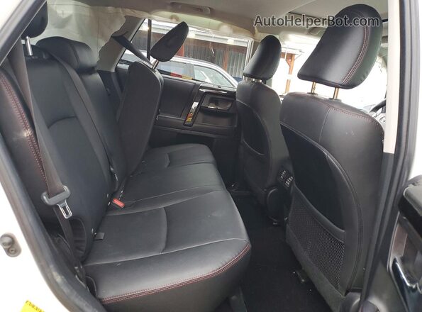 JTERU5JRXM5951168 2021 TOYOTA 4RUNNER Белый Вид задней части салона