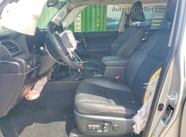 JTERU5JRXM5952840 2021 TOYOTA 4RUNNER Silver Front interior view