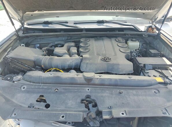JTERU5JRXM5952840 2021 TOYOTA 4RUNNER Silver Engine compartment view