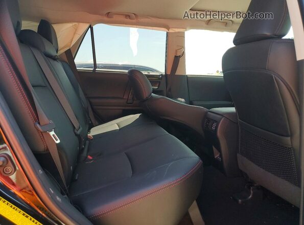 JTERU5JRXR6256920 2024 TOYOTA 4RUNNER Black უკანა სავარძლების ხედი