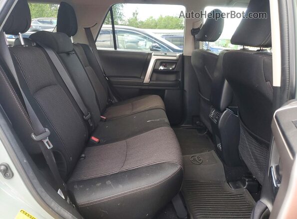 JTETU5JR9N6069233 2022 TOYOTA 4RUNNER Green Вид задньої частини салону