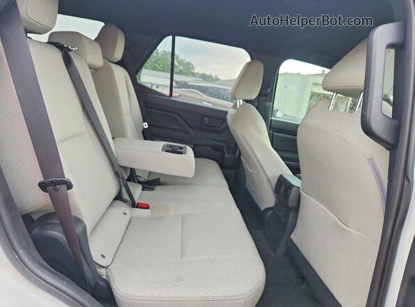 JTEVA5AR2S5005666 2025 TOYOTA 4RUNNER Белый Вид задней части салона