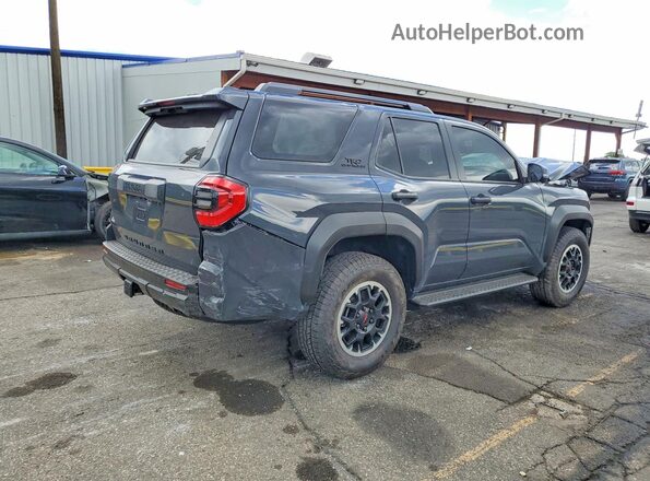 JTEVA5BR7S5071192 2025 TOYOTA 4RUNNER Серый Задняя правая четверть