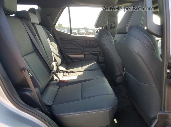 JTEVB5BR7T5032214 2026 TOYOTA 4RUNNER Silver Вид задньої частини салону