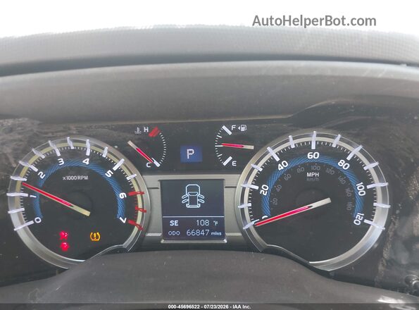 JTEZU5JR2J5169796 2018 TOYOTA 4RUNNER Red Widok tylnych siedzeń