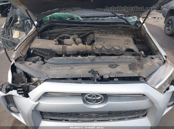 JTEZU5JR6L5222017 2020 TOYOTA 4RUNNER Серебряный Вид сзади
