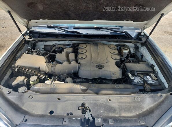 JTEZU5JR7K5200719 2019 TOYOTA 4RUNNER White Widok komory silnika