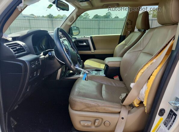 JTEZU5JR7K5200719 2019 TOYOTA 4RUNNER White Widok wnętrza z przodu