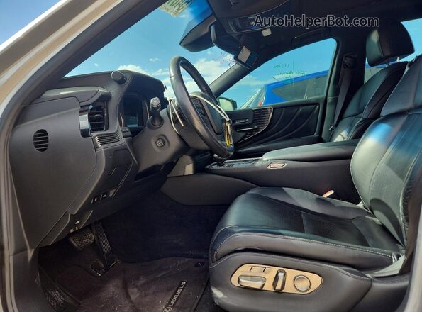 JTHB51FF7J5004352 2018 LEXUS LS Silver Widok wnętrza z przodu
