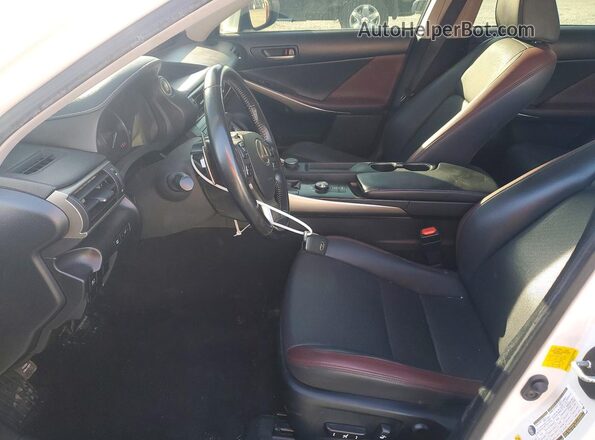 JTHBA1D24J5081675 2018 LEXUS IS Белый Вид салона спереди