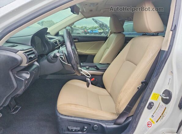 JTHBA1D27H5048745 2017 LEXUS IS Белый Вид салона спереди