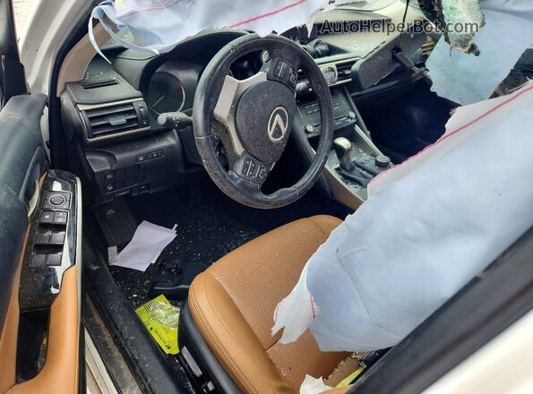 JTHBA1D27J5075210 2018 LEXUS IS White Առջևի վահանակի տեսք
