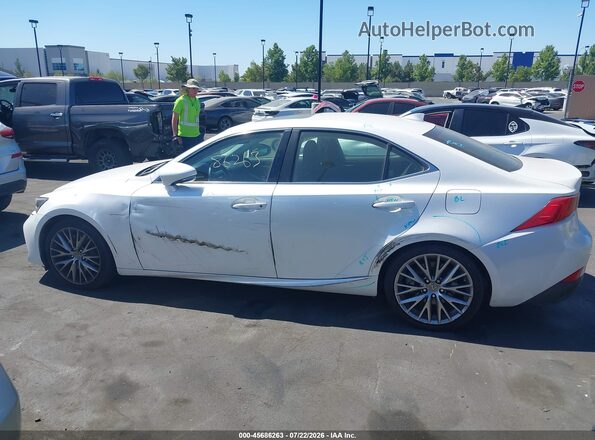 JTHBA1D29J5063849 2018 LEXUS IS 300 White Вид спереду
