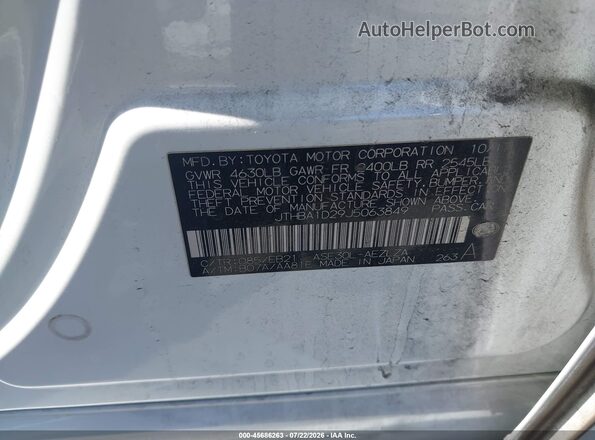 JTHBA1D29J5063849 2018 LEXUS IS 300 White Вид підкапотного простору