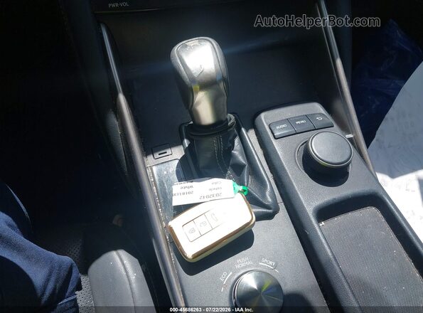 JTHBA1D29J5063849 2018 LEXUS IS 300 White Вид панелі приладів