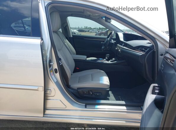 JTHBK1GGXG2218696 2016 LEXUS ES 350 Silver Widok wnętrza z przodu
