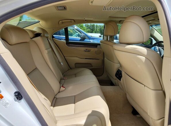 JTHBL5EF4H5144884 2017 LEXUS LS White Vista de los asientos traseros