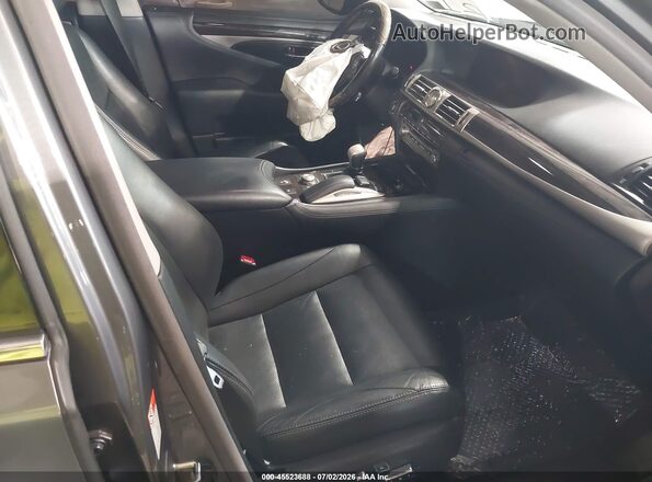 JTHBL5EFXH5146123 2017 LEXUS LS 460 Gray Front interior view