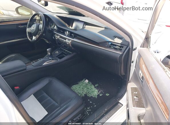 JTHBW1GG3H2153647 2017 LEXUS ES 300H Белый Вид салона спереди
