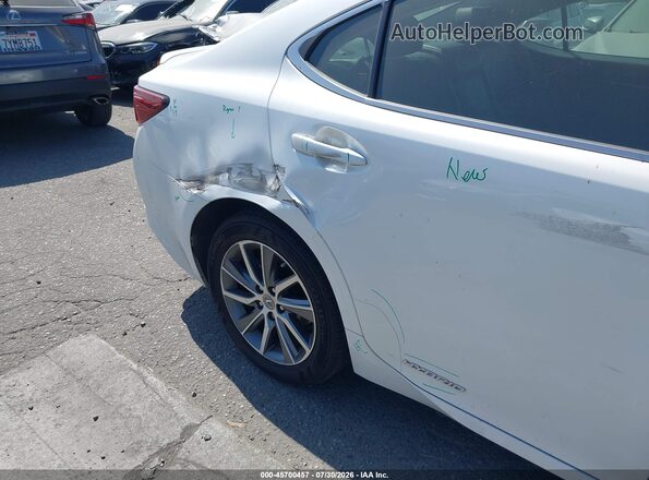JTHBW1GG3H2153647 2017 LEXUS ES 300H Белый Вид щитка приборов