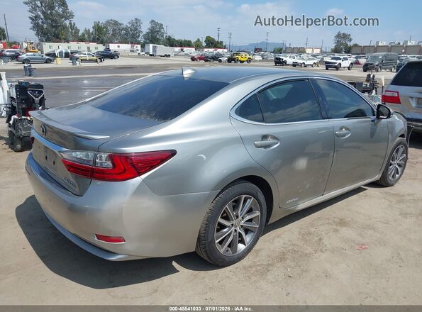 JTHBW1GG7G2104885 2016 LEXUS ES 300H Silver Задня права чверть