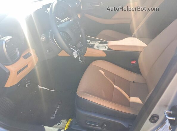 JTHBZ1E27T5046008 2026 LEXUS IS Gray Widok wnętrza z przodu