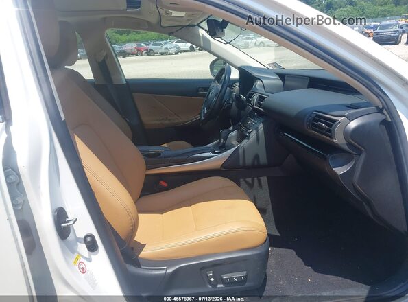 JTHC81D20J5033039 2018 LEXUS IS 300 White Вид салону спереду