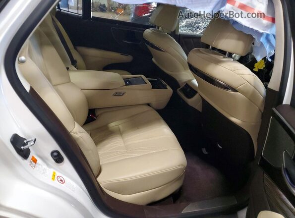 JTHCYLFF2J5000538 2018 LEXUS LS White Հետևի նստատեղերի տեսք