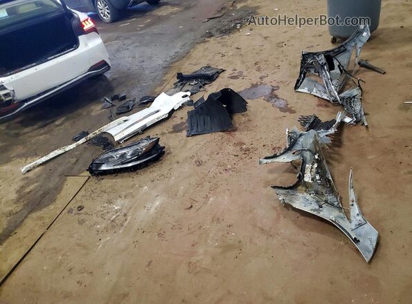 JTHCYLFF2J5000538 2018 LEXUS LS White Շարժիչի բաժամունքի տեսք