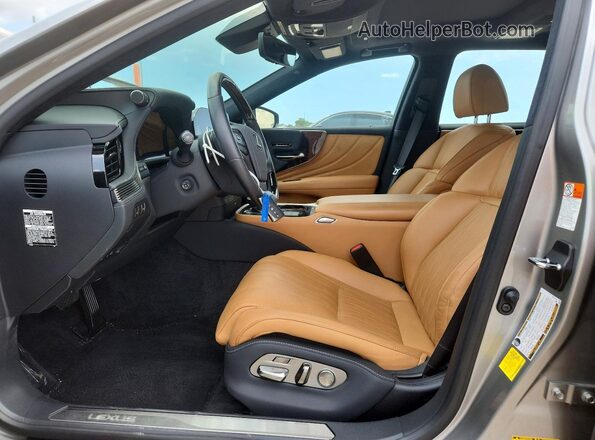 JTHD51FF9R5020489 2024 LEXUS LS Gray Widok wnętrza z przodu