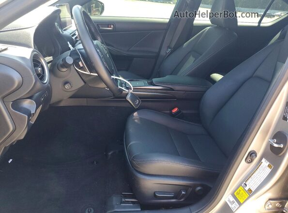 JTHD81F26N5049902 2022 LEXUS IS Silver Вид салону спереду