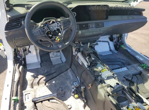 JTHF51FF4R5019503 2024 LEXUS LS White Առջևի վահանակի տեսք