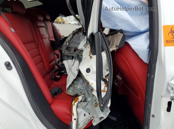 JTHGZ1B28N5050646 2022 LEXUS IS White Հետևի նստատեղերի տեսք