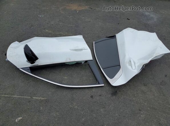 JTHGZ1B28N5050646 2022 LEXUS IS White Շարժիչի բաժամունքի տեսք