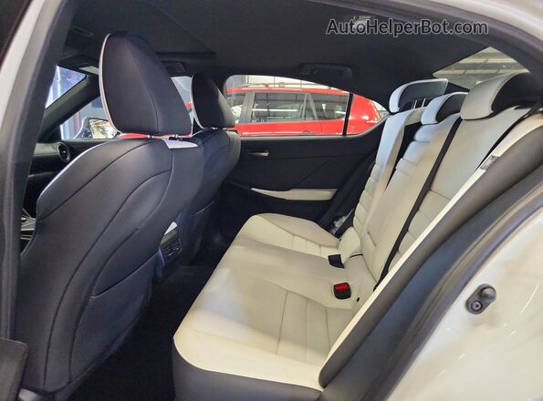 JTHGZ1E26R5037346 2024 LEXUS IS White Вид задніх сидінь