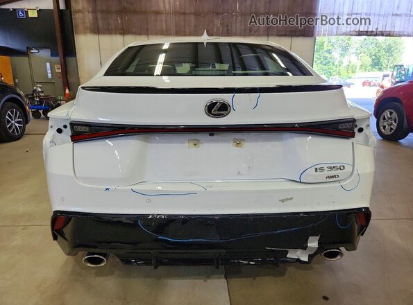JTHGZ1E26R5037346 2024 LEXUS IS White Вид ззаду