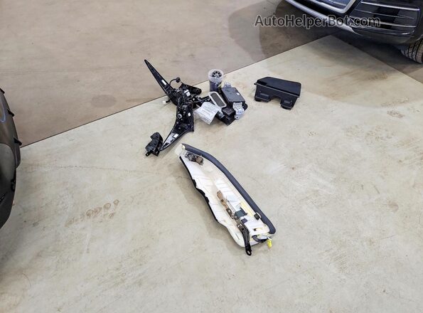 JTHGZ1E26R5037346 2024 LEXUS IS White Вид підкапотного простору