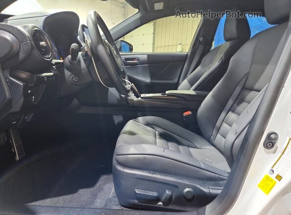 JTHGZ1E2XS5043172 2025 LEXUS IS White Widok wnętrza z przodu